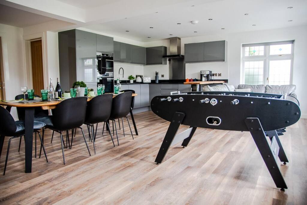 Luxury Central Bmth House With Hot Tub. Stunning! บอร์นมัธ ภายนอก รูปภาพ